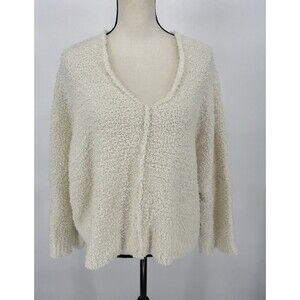 POL Clothing Women's Ivory Fuzzy Knit Crew Neck Sweater SZ Small Soft‎ Oversized